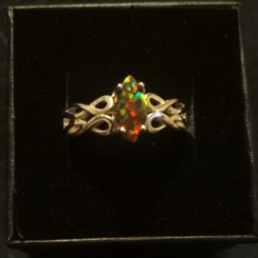 925 stunning fire opal ring